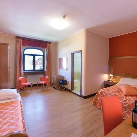 Leone De Castris Wine 3* Salice Salentino