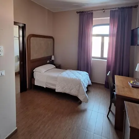 Hotel Leone De Castris Wine 3*