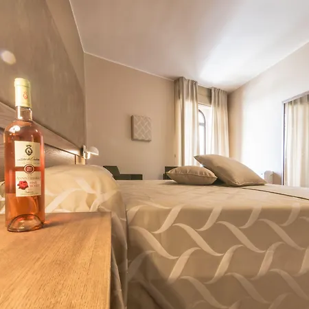 Leone De Castris Wine Salice Salentino