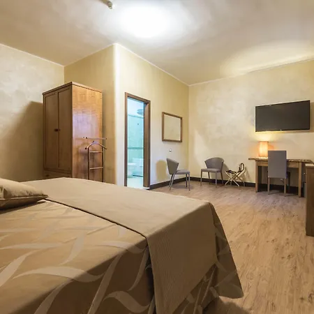 Leone De Castris Wine 3* Salice Salentino