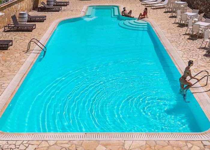 Leone De Castris Wine 3*