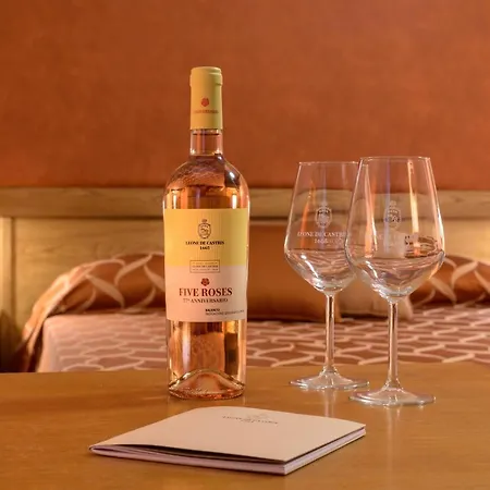 Hotell Leone De Castris Wine