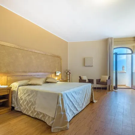Hotel Leone De Castris Wine