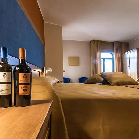 Hotel Leone De Castris Wine 3*