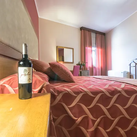 Hotel Leone De Castris Wine