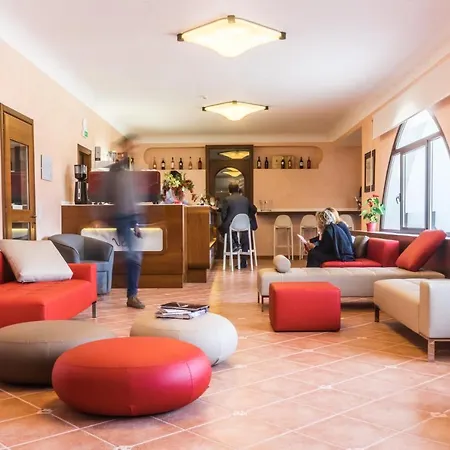 Hotel Leone De Castris Wine