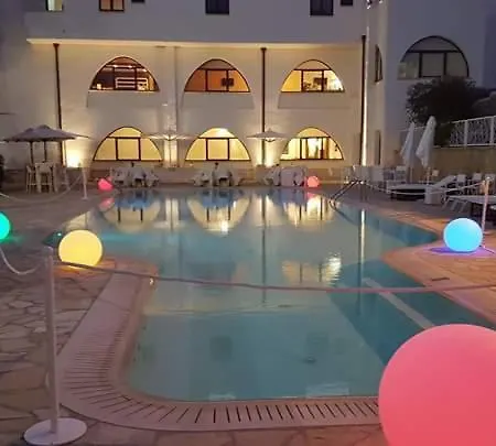 Hotel Leone De Castris Wine 3*