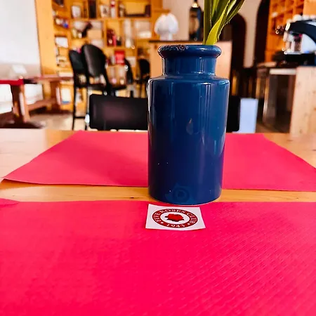 Hotell Leone De Castris Wine