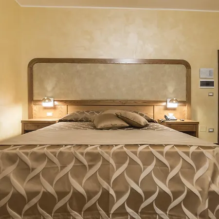 Hotel Leone De Castris Wine 3*