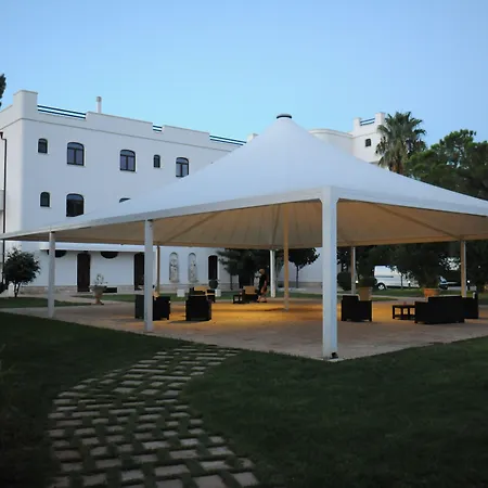 Hotel Leone De Castris Wine