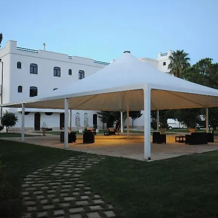 Hotel Leone De Castris Wine